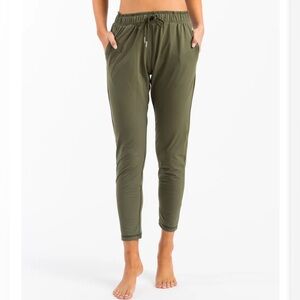 Zyia Olive Small Everywhere Pant